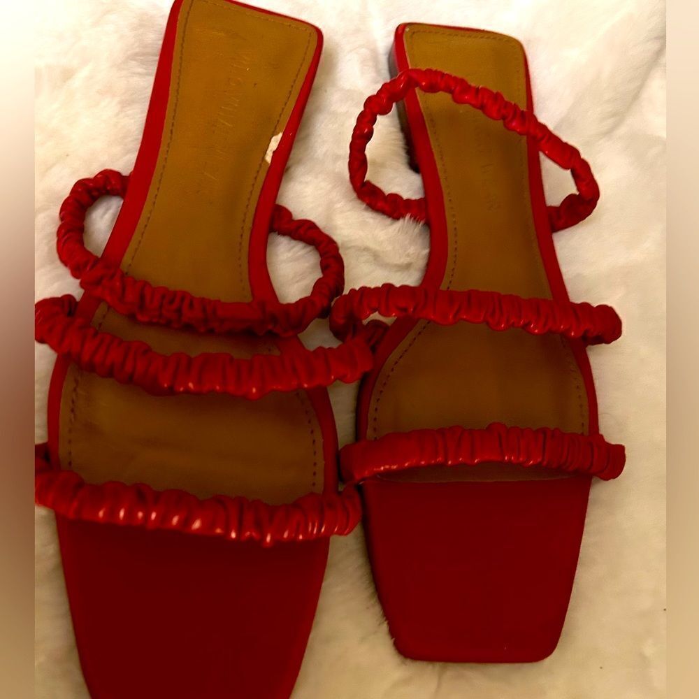 Who what wear strappy flats women size 6.5 NWOT‎
